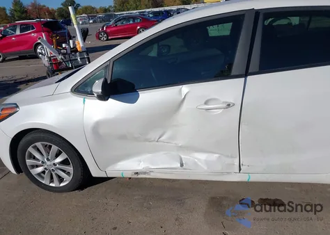 2016 Kia Forte Lx z USA, uszkodzony, nr VIN KNAFX4A65G5604234